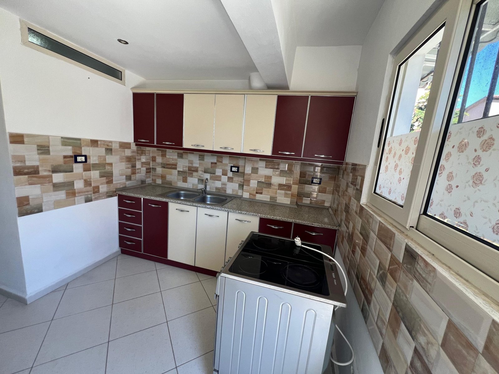 Appartement 1+1 à louer près de l'hôpital – Durrës (3)