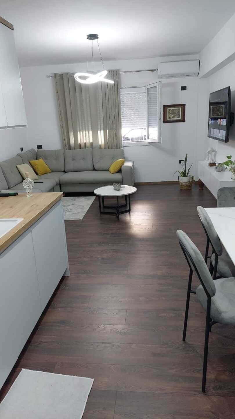 Appartement 1+1 à louer – Palais des sports, Durrës