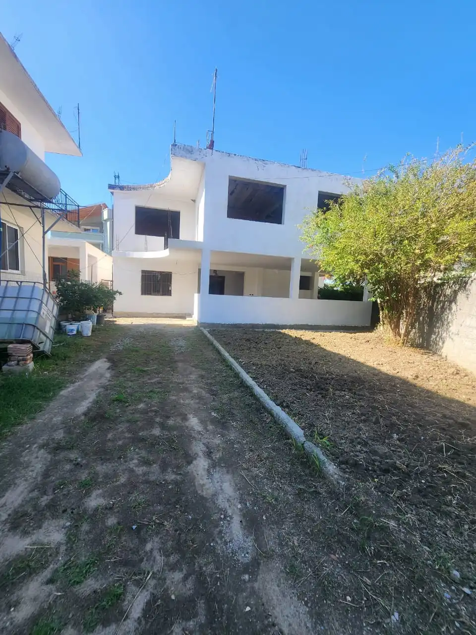 Villa à 2 étages à vendre à la plage de Durrës