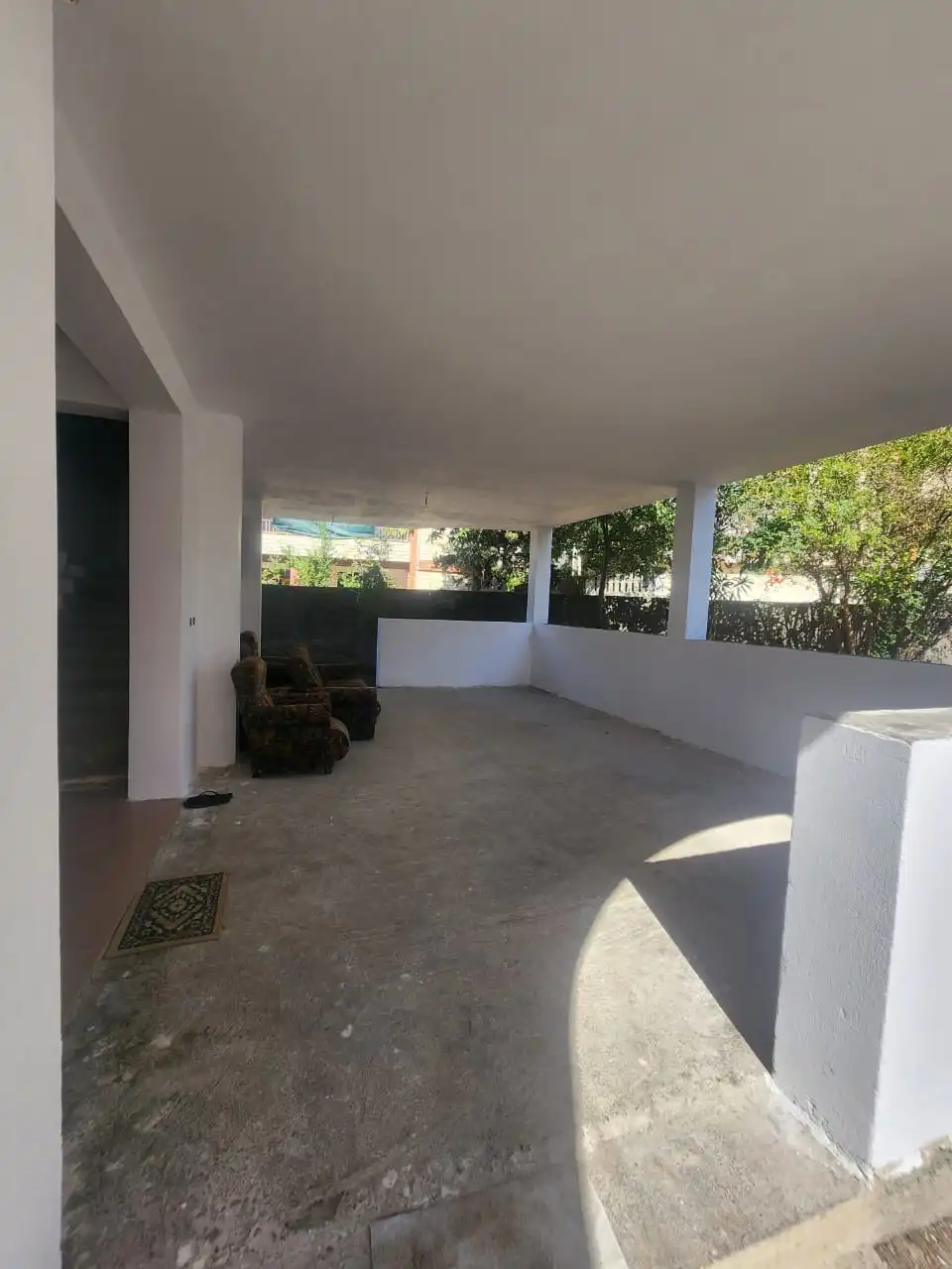 Villa à 2 étages à vendre à la plage de Durrës (8)
