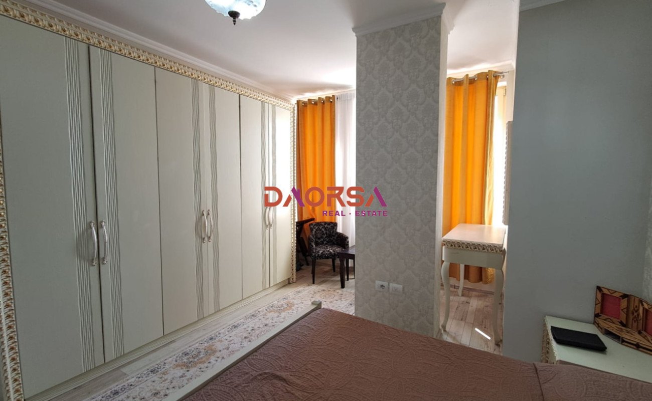 Zur miete 2+1 im zentrum von durres (6)