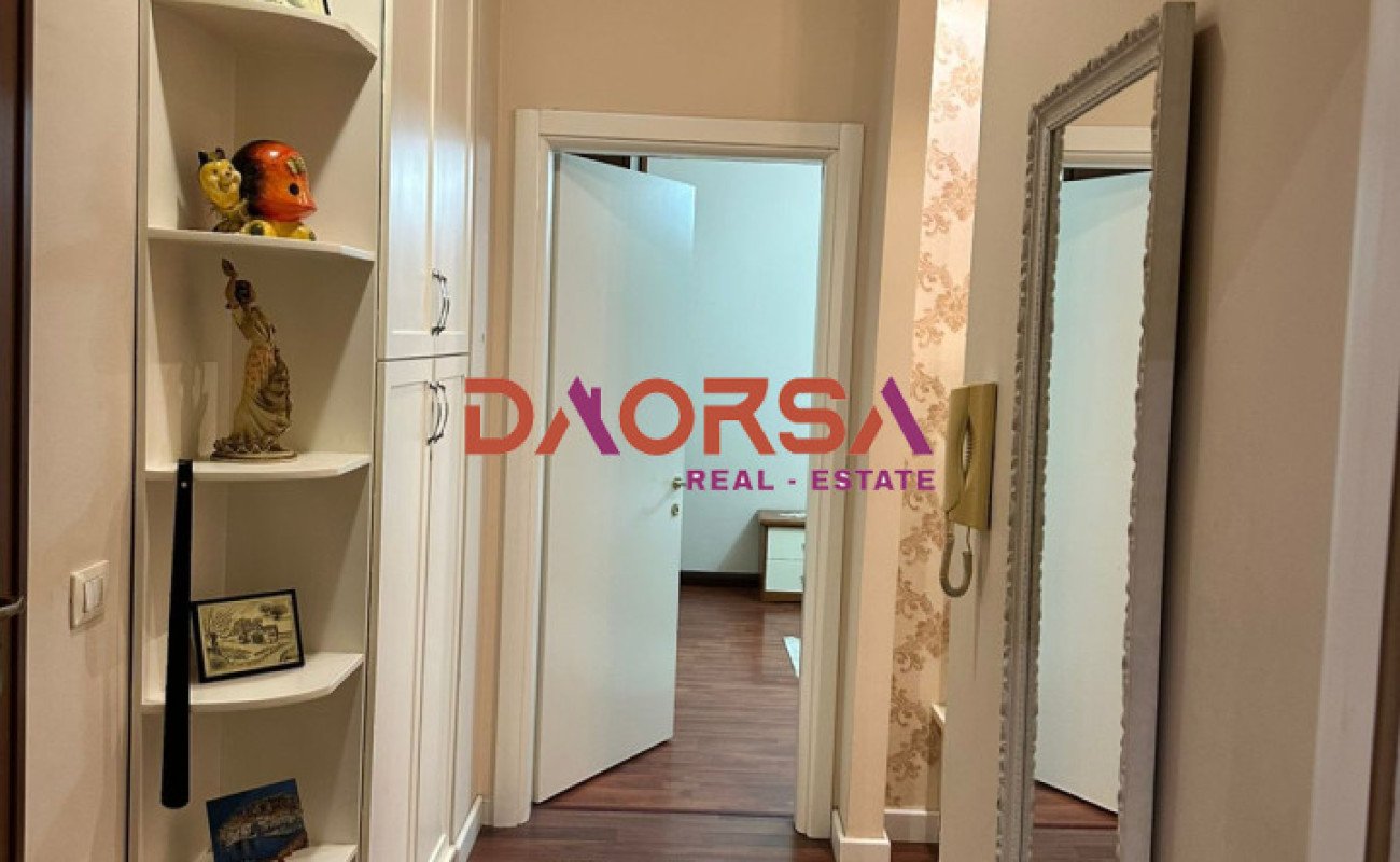 2+1 wohnung im zentrum von Durrës zu vermieten (2)