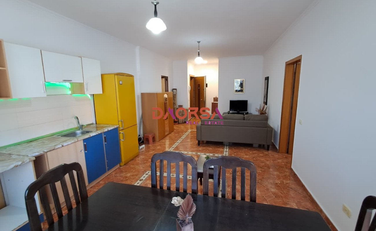 Zu mieten 1+1 stadtteil 1 durres (4)