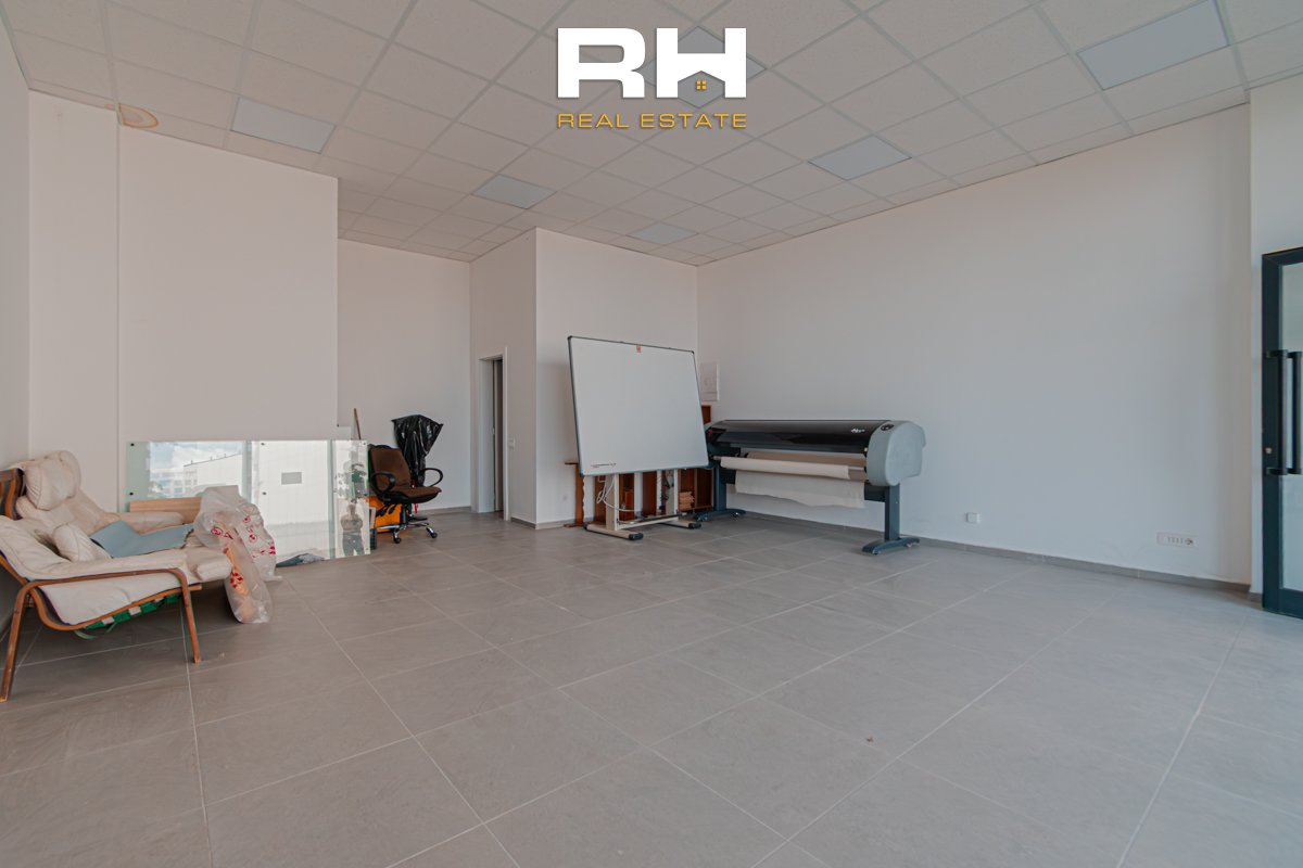 Locale di 50m² in #vendita a Veternik (3)