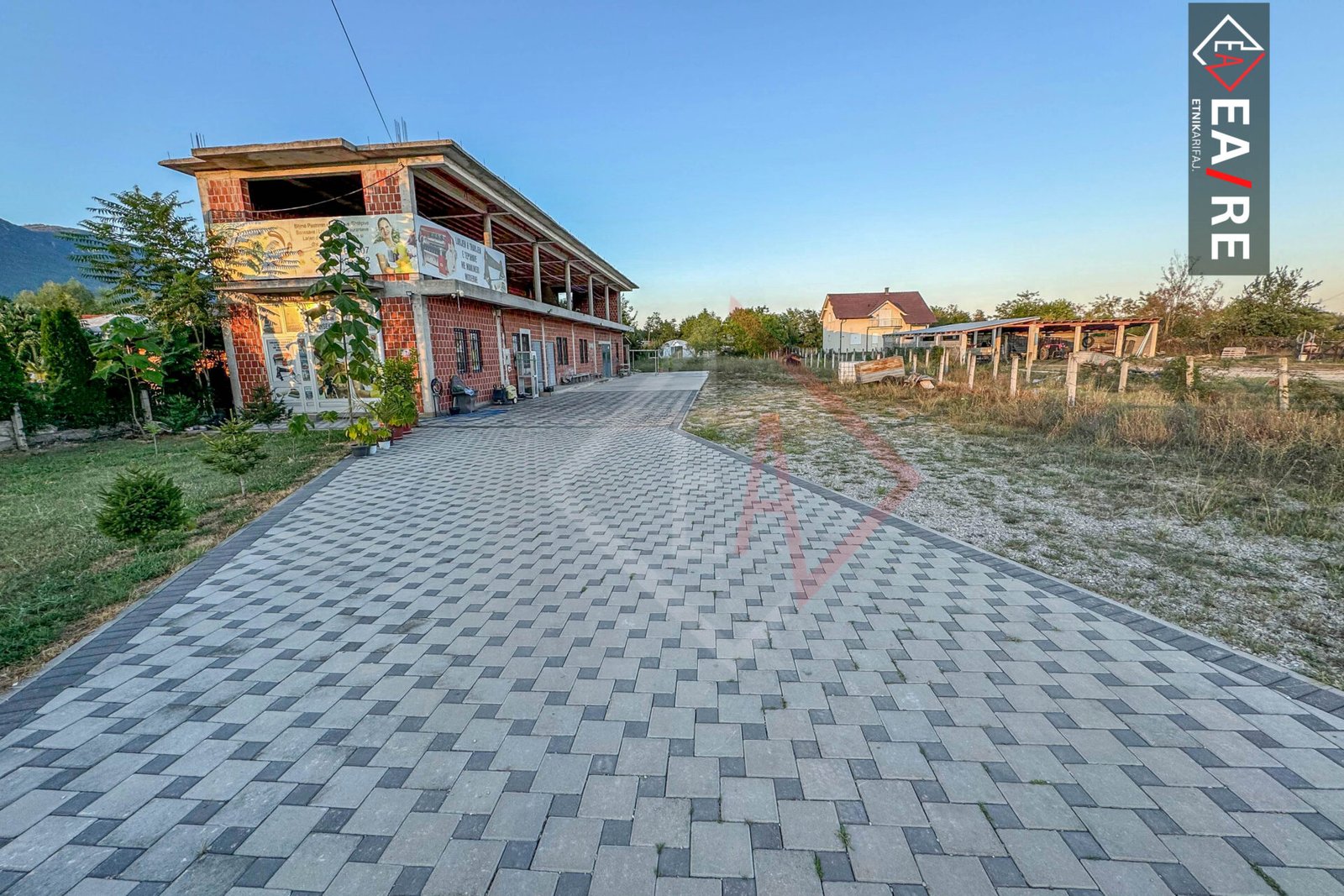 Plot for rent in istog!