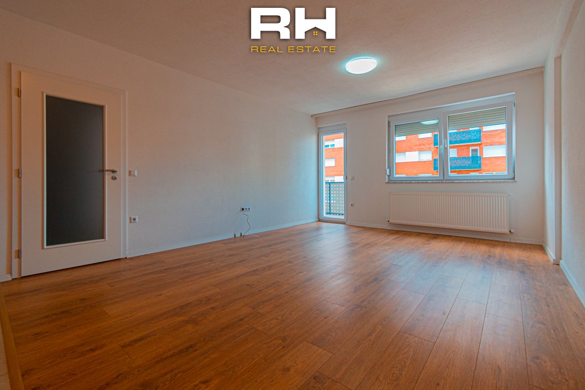 Wohnung – Büro 86m² zur miete in der straße b