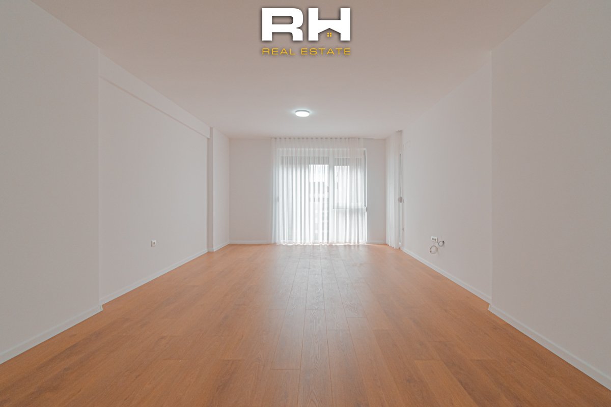 Appartement – Bureau 88m² à louer à Prishtina e Re