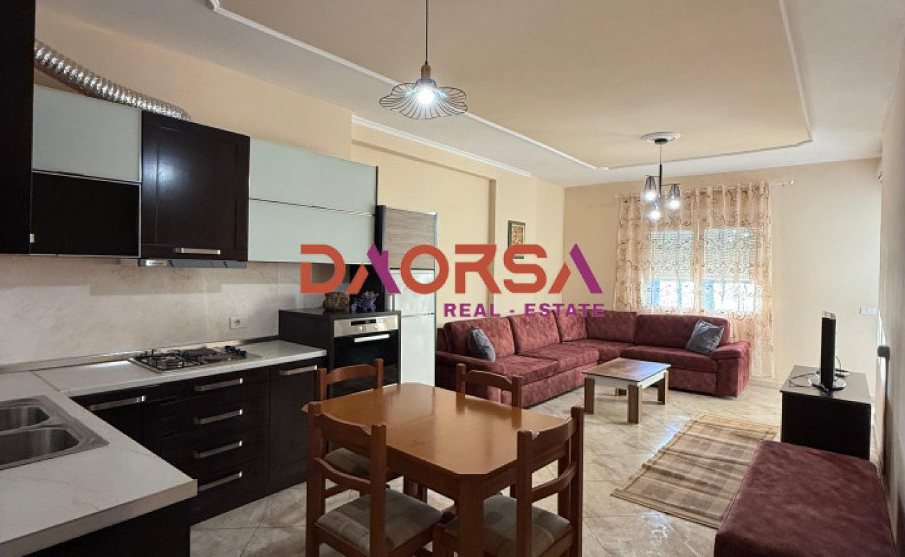 Appartement à louer 3+1 à Durrës