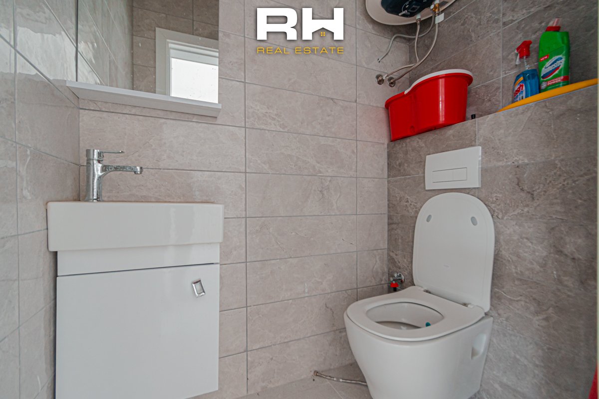 Local 170m² + 80m² con #alquiler en lagjen e spitalit (3)
