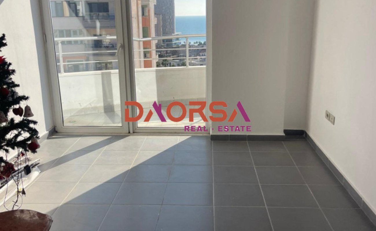 Büro zur miete in der nähe des Durrës rathauses (2)