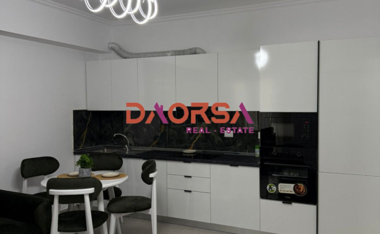Shitet apartament 1+1 me parkim te shkëmbi kavajes
