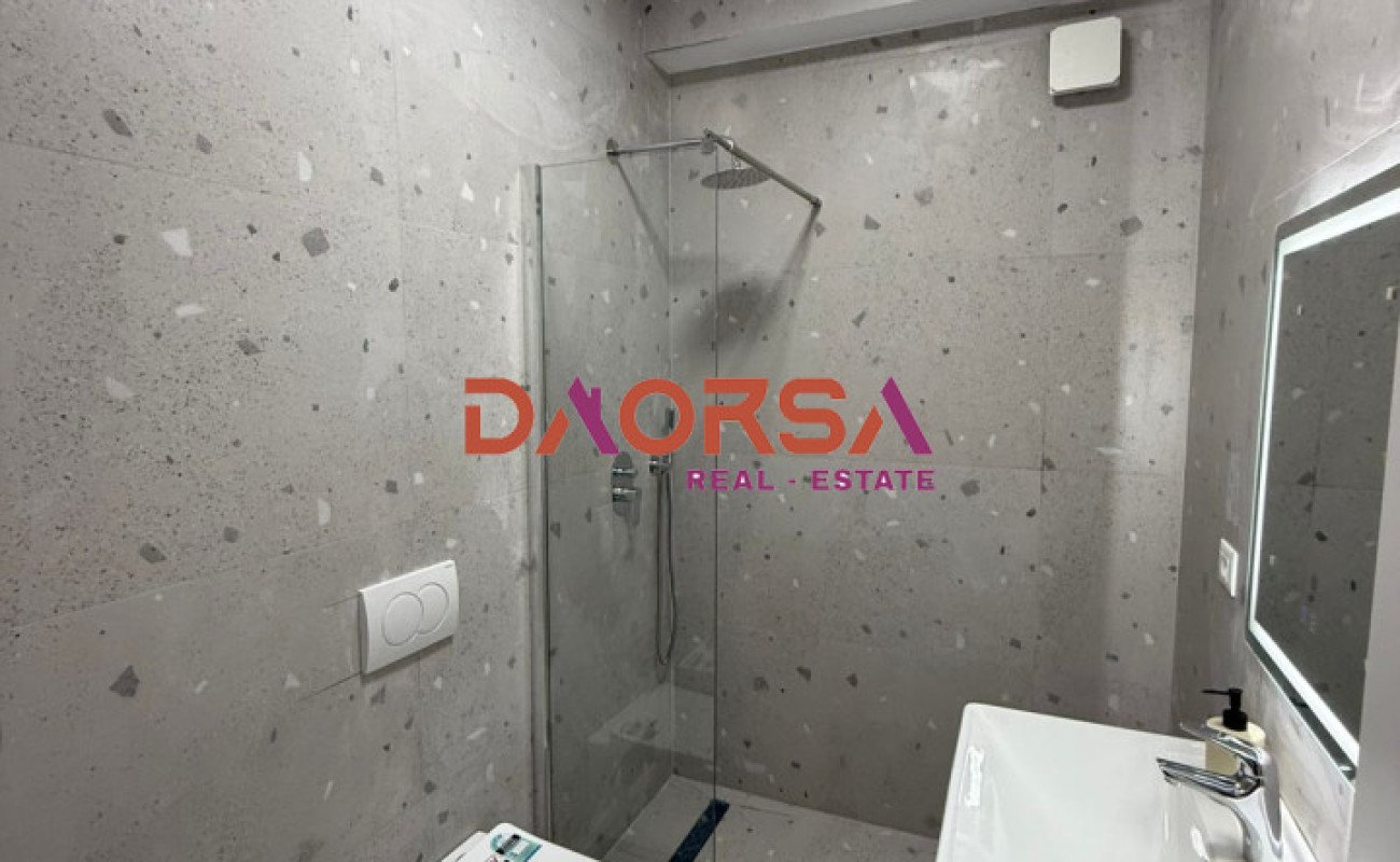 Shitet apartament 1+1 me parkim te shkëmbi kavajes