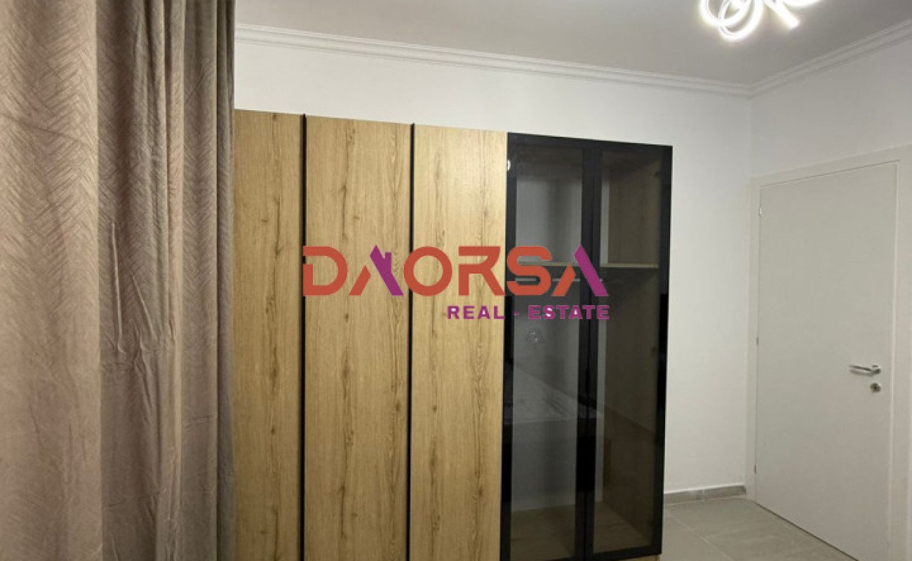 Shitet apartament 1+1 me parkim te shkëmbi kavajes