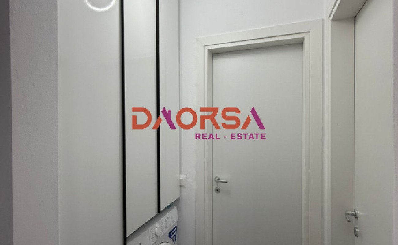 Shitet apartament 1+1 me parkim te shkëmbi kavajes