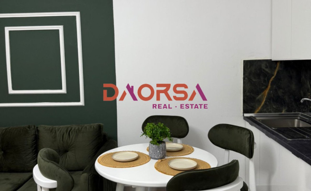 Shitet apartament 1+1 me parkim te shkëmbi kavajes