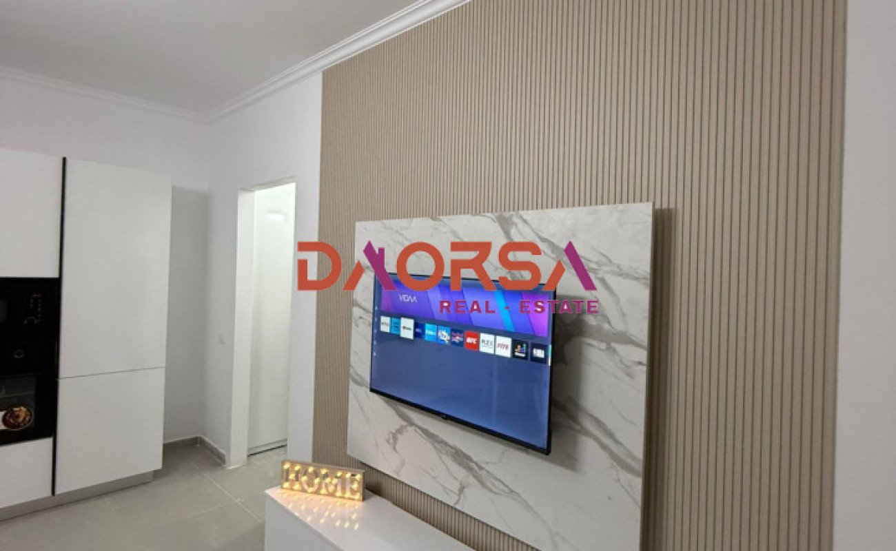 Shitet apartament 1+1 me parkim te shkëmbi kavajes