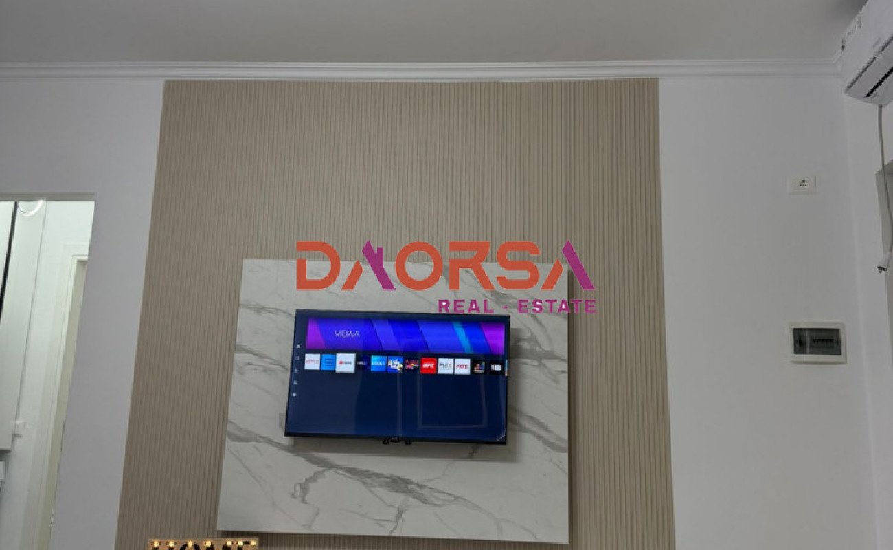 Shitet apartament 1+1 me parkim te shkëmbi kavajes