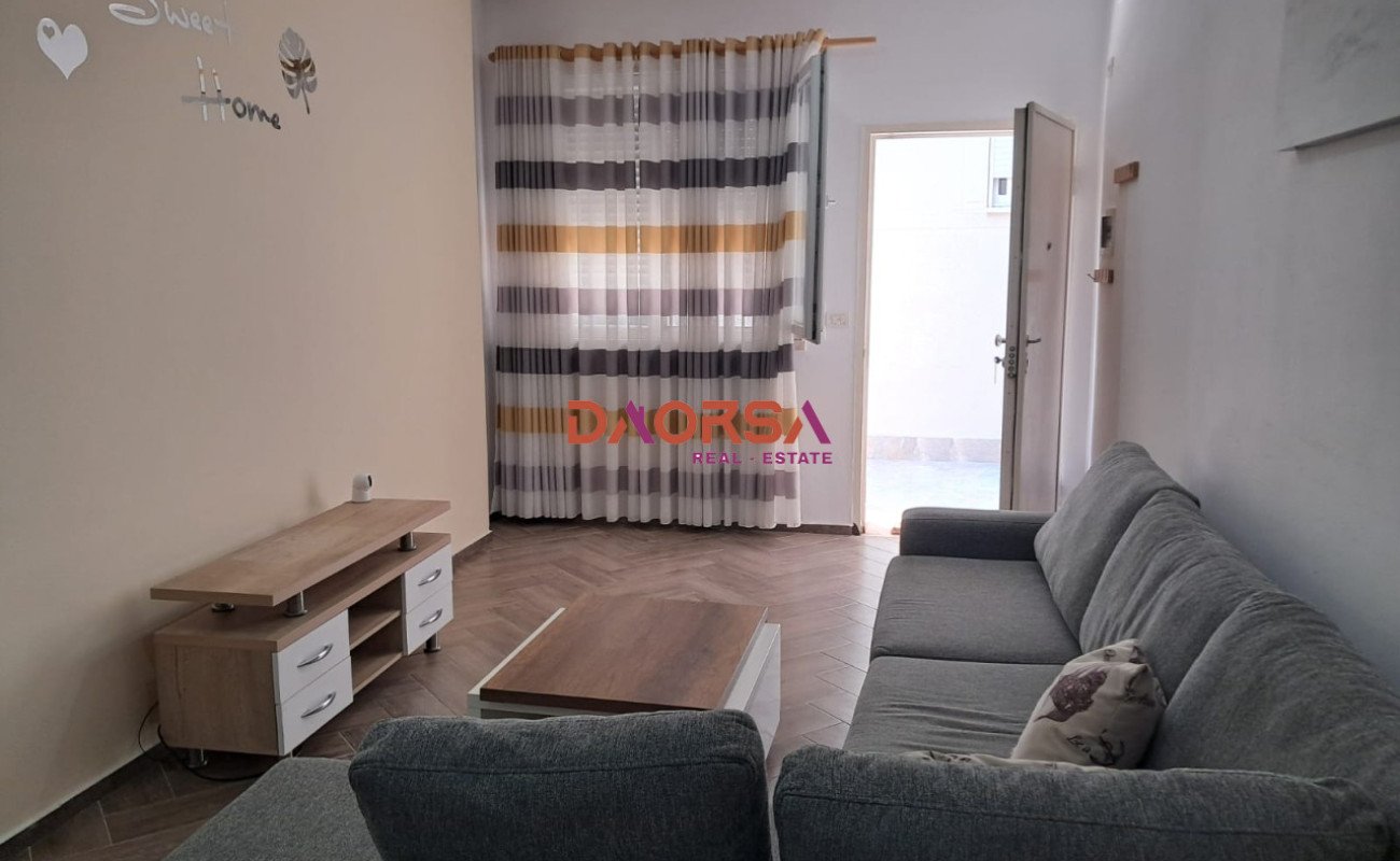 Shitet apartament 1+1 – Plazh, pranë hotel palace (4)