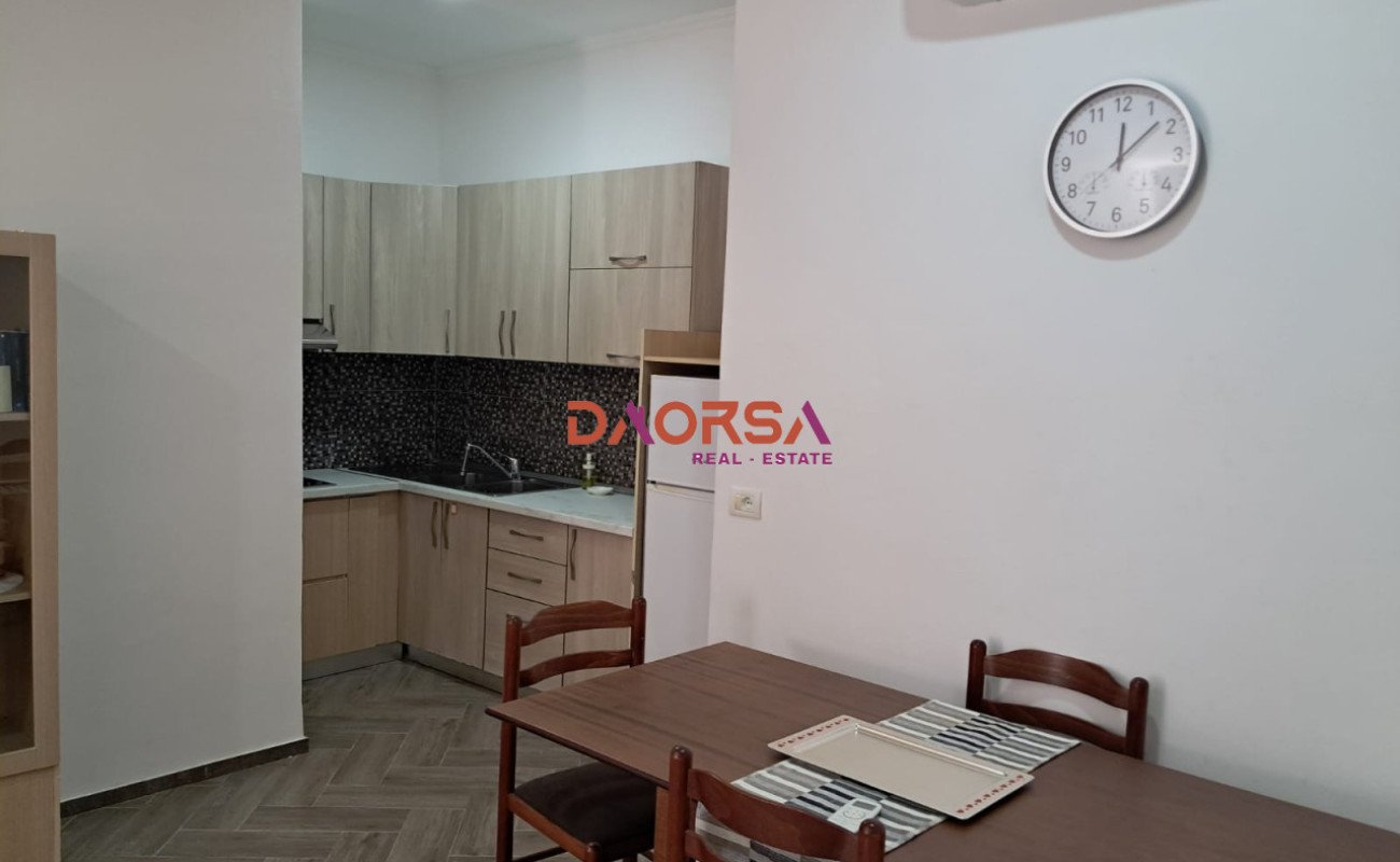 Shitet apartament 1+1 – Plazh, pranë hotel palace (8)