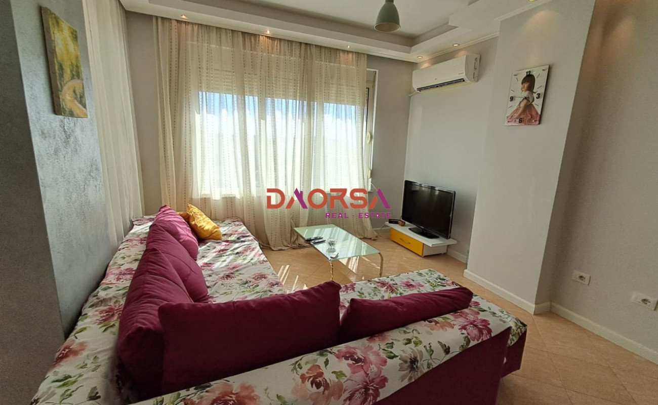 Apartment zum verkauf 2+1 im zentrum von ish rajoni, Durrës