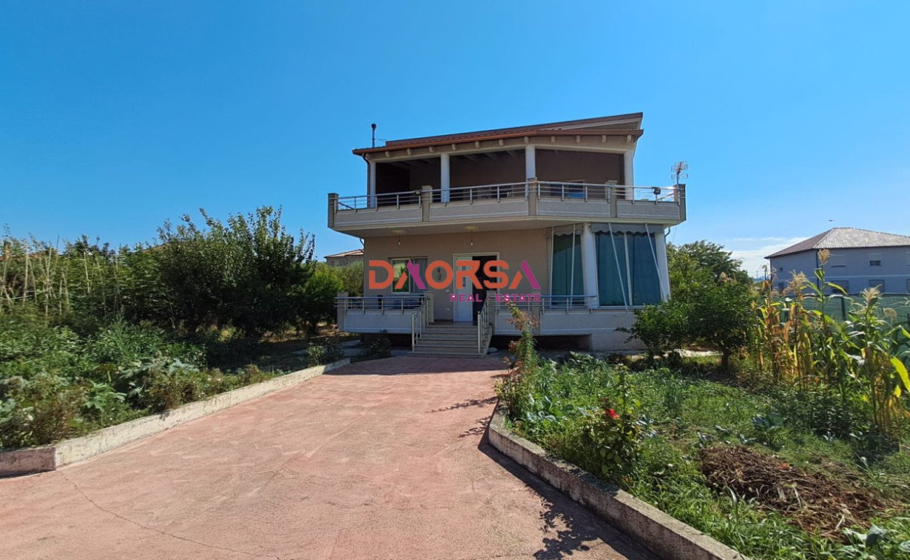 Shitet vilë 2-katëshe – Sallmone, Durrës