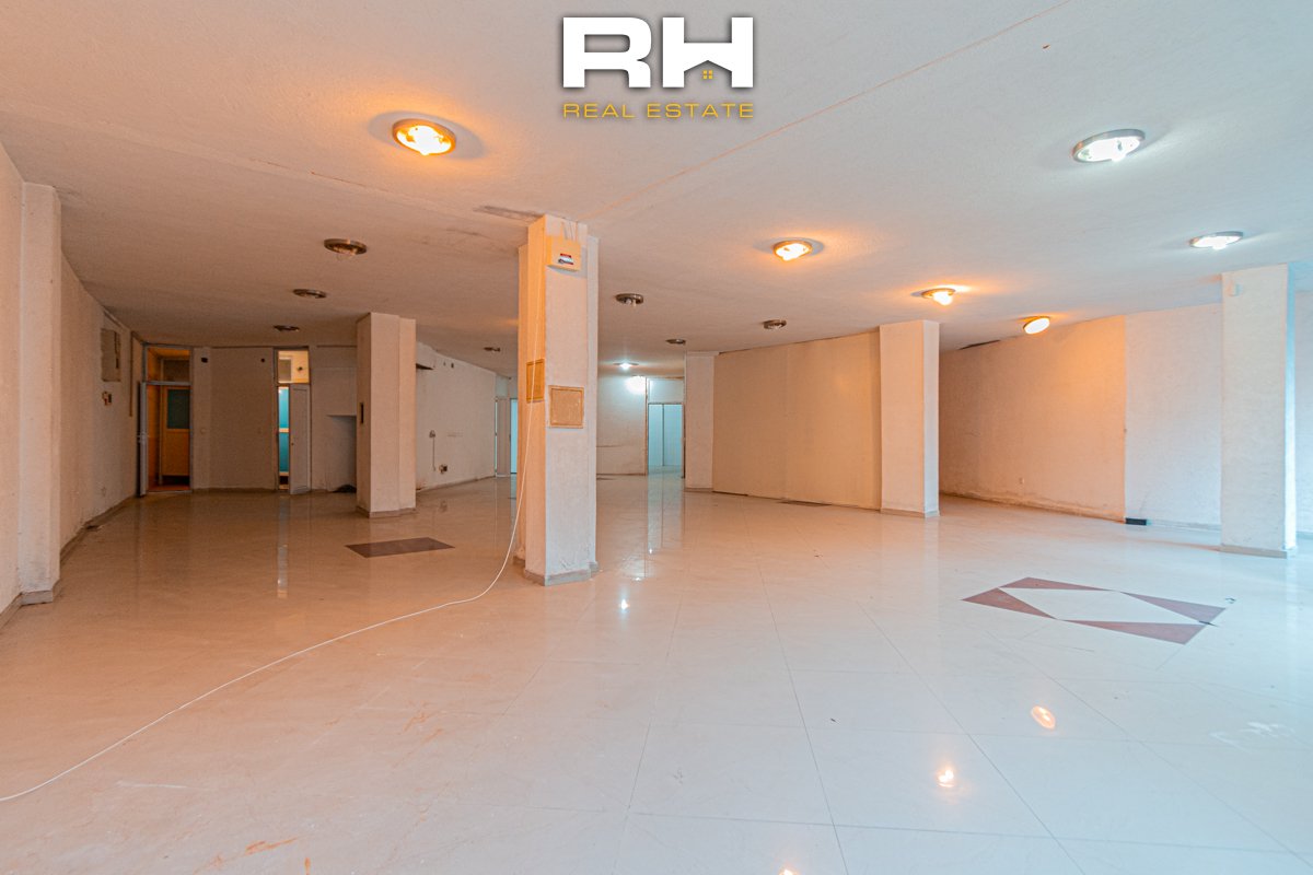 Espaço comercial de 350m² à venda em 4 llullat