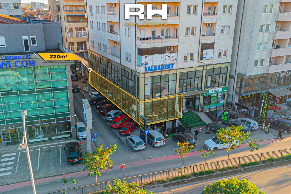 Local commercial de 220m² à vendre à Fushë Kosovë (3)