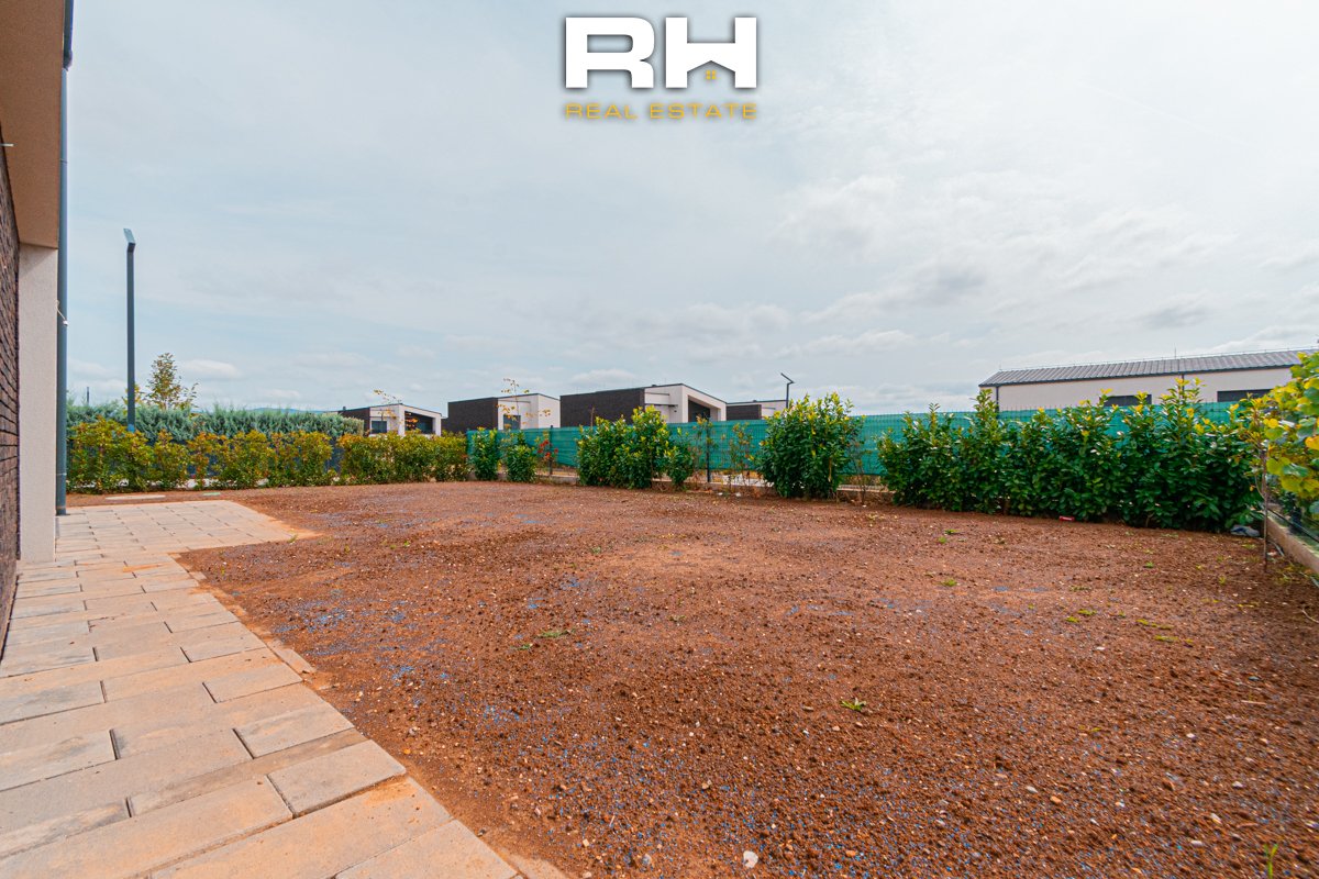 Shtëpi 190m² me #qira në lagjen priam village
