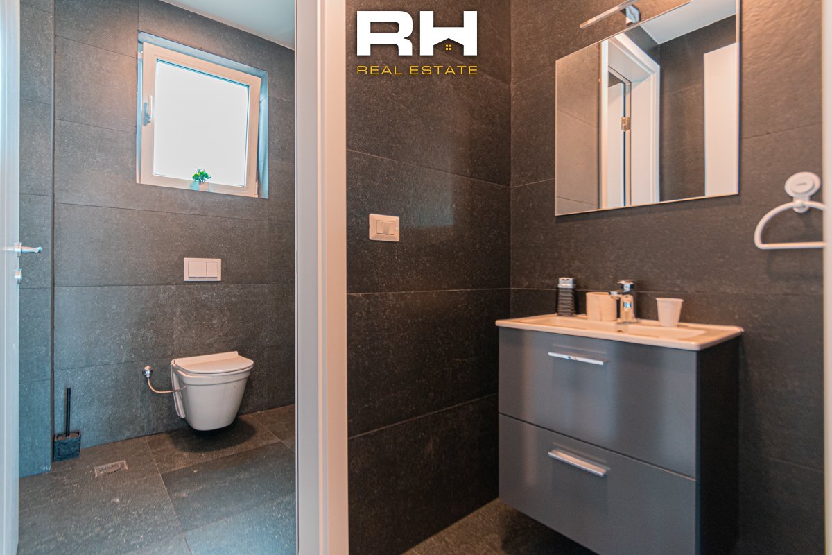 Shtëpi 190m² me #qira në lagjen priam village