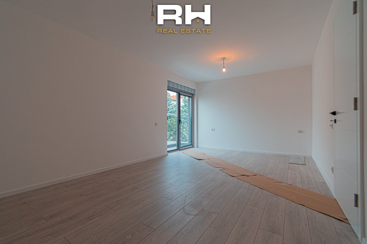 Haus 390m² zu verkauf in lagjen qëndresa, Çagllavicë