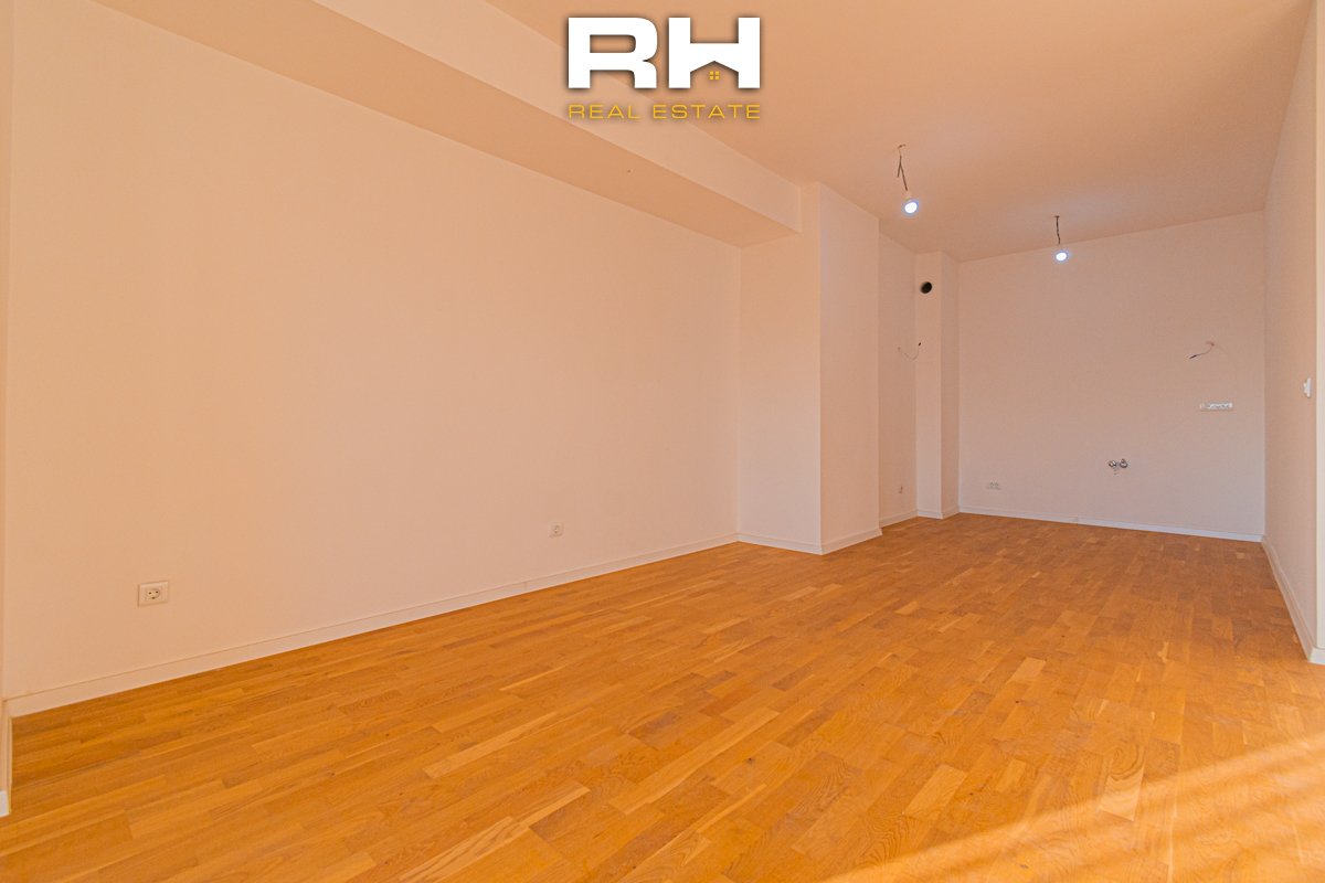 Banesë – Zyre 93m² me #qira në Lakrishtë
