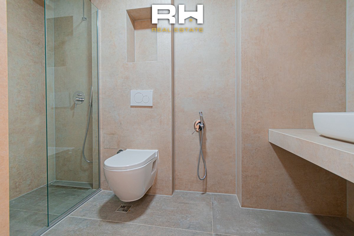Banesë – Zyre 93m² me #qira në Lakrishtë