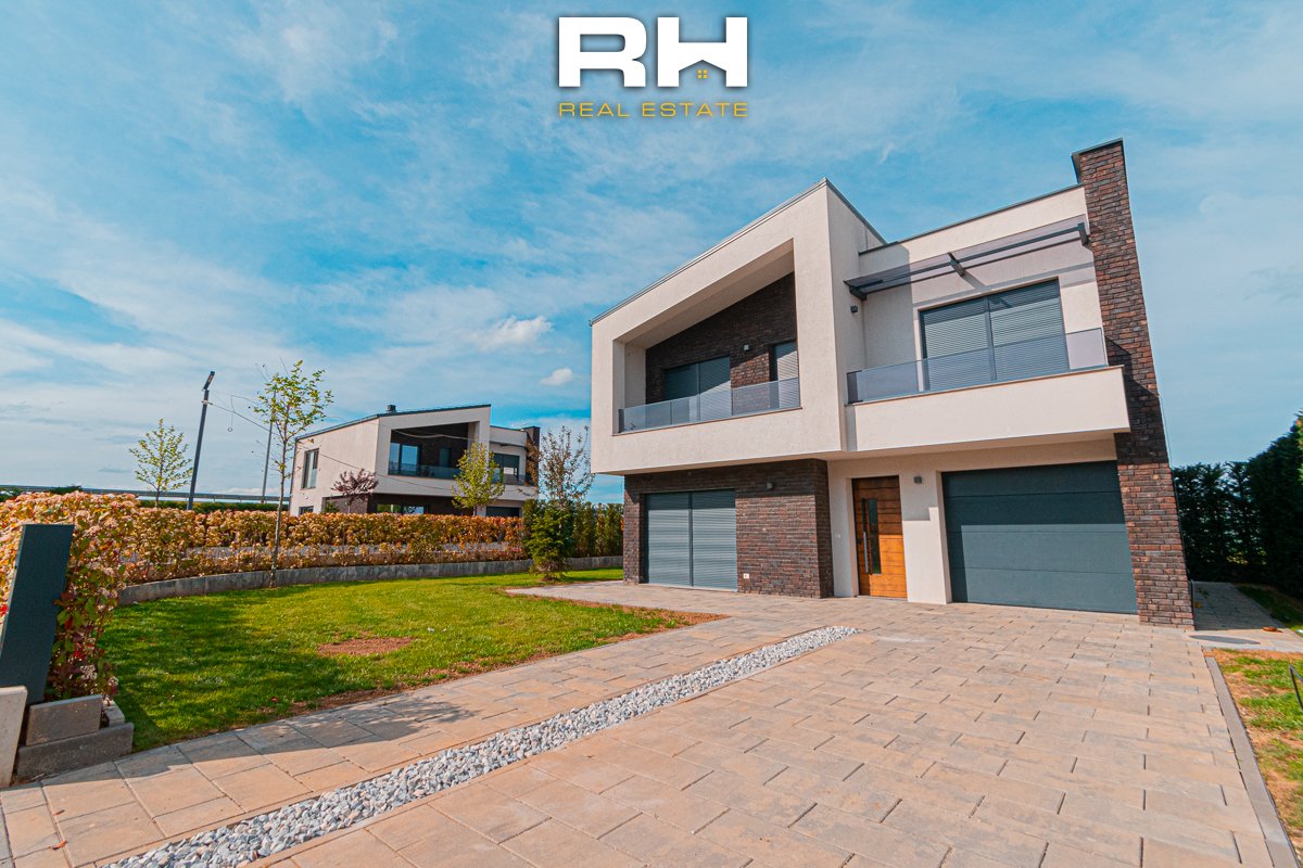 Casa di 180+87m² in vendita nel quartiere priam village