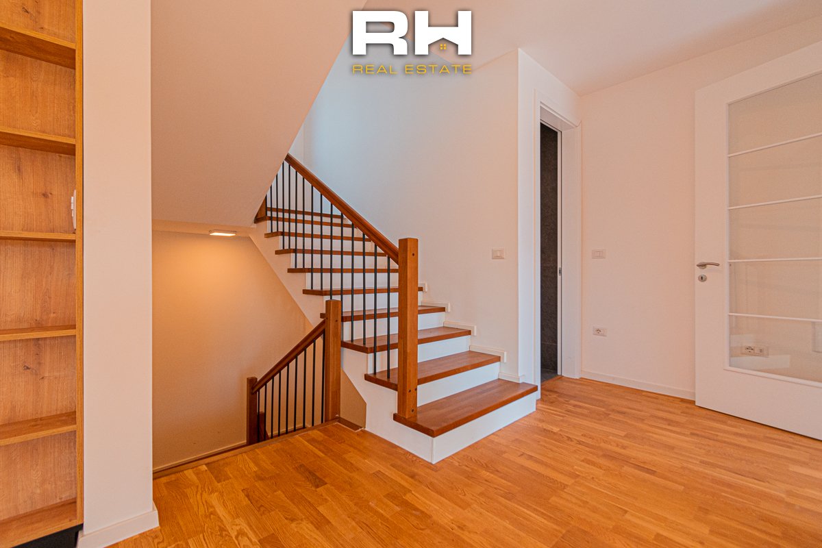 Casa di 180+87m² in vendita nel quartiere priam village (4)