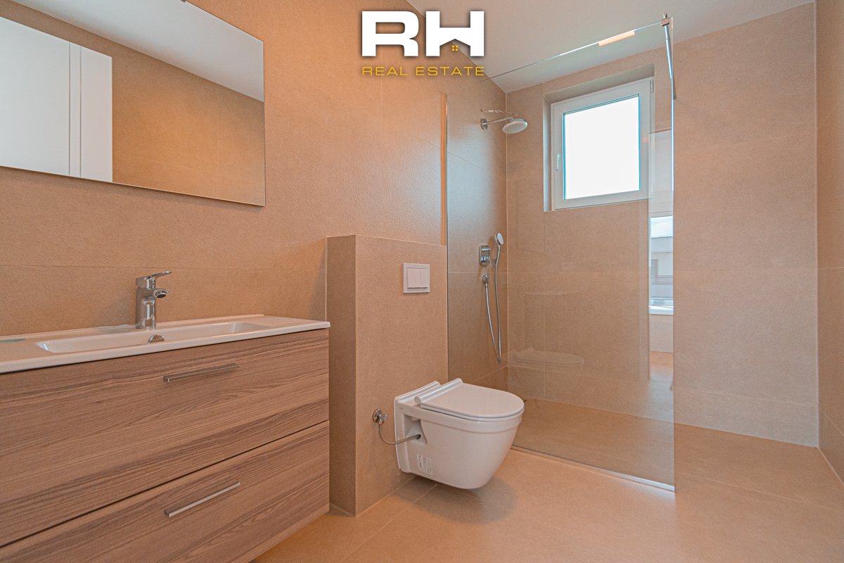 Casa di 180+87m² in vendita nel quartiere priam village (7)
