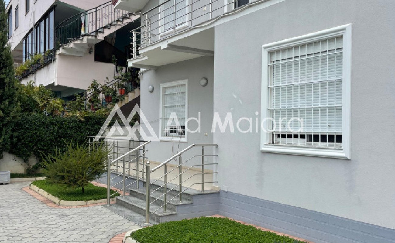 Jepet me qira vilë private në plazh, Durrës