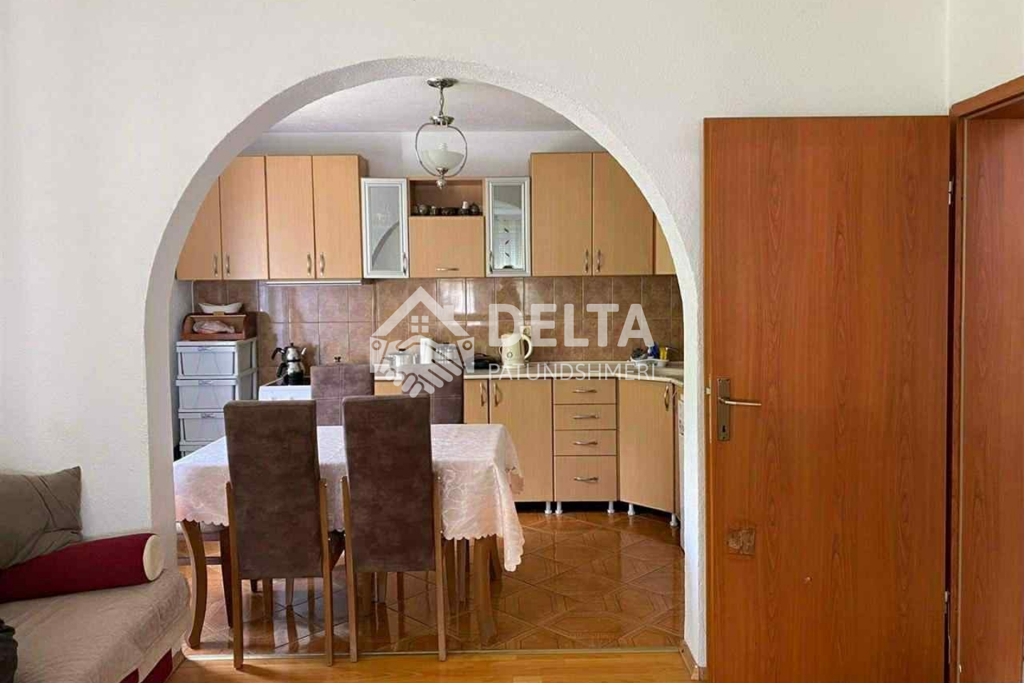 Shtëpi në shitje në Arbëri