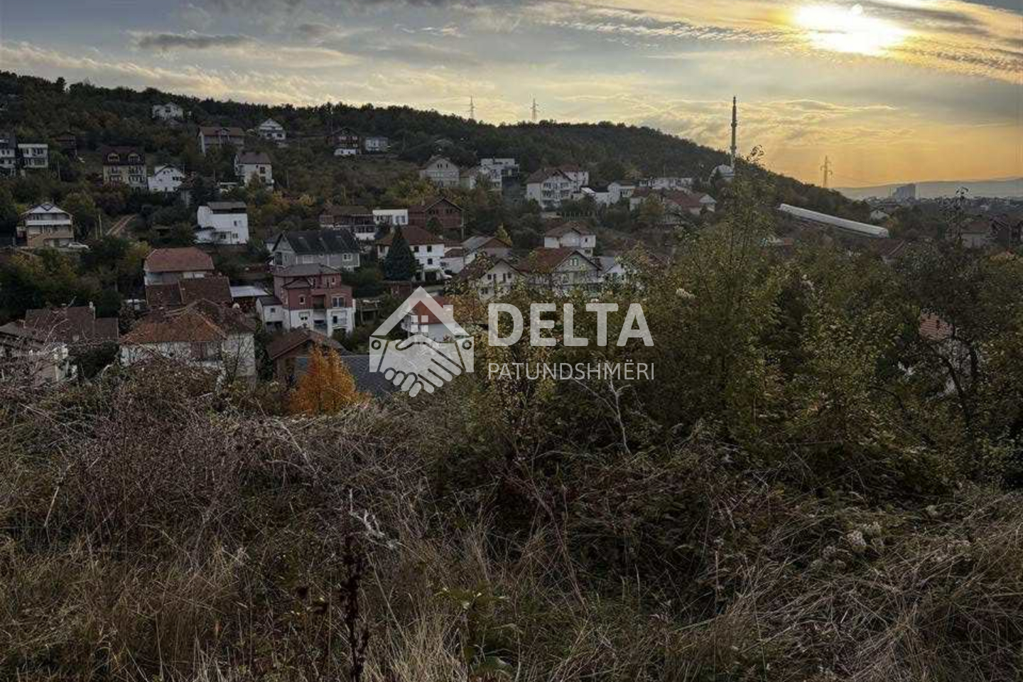 Parcela në shitje në lagjen sofali