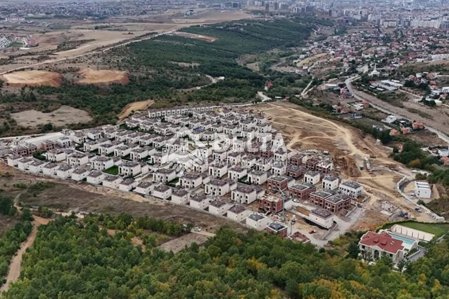 Truall në shitje në zllatar