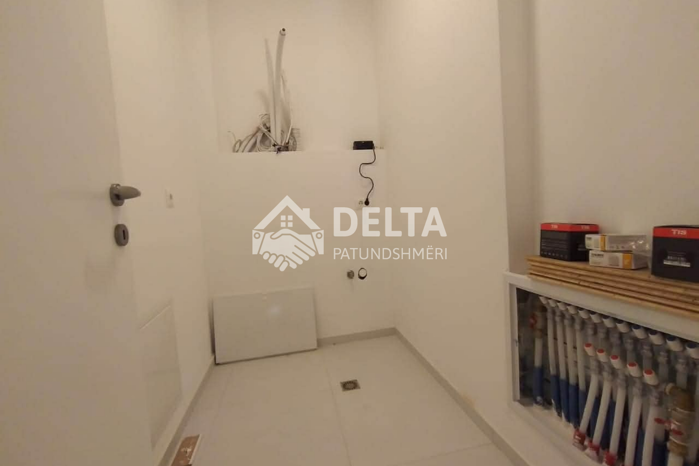 Ufficio in affitto a Mati 1