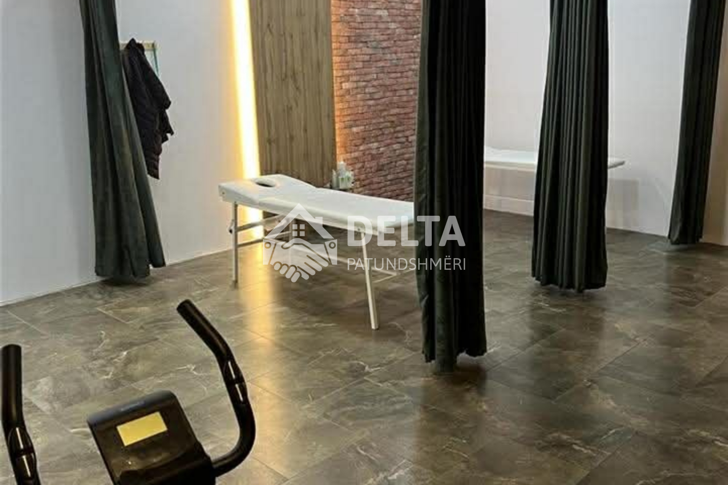 Bureau à louer dans le quartier Mati 1