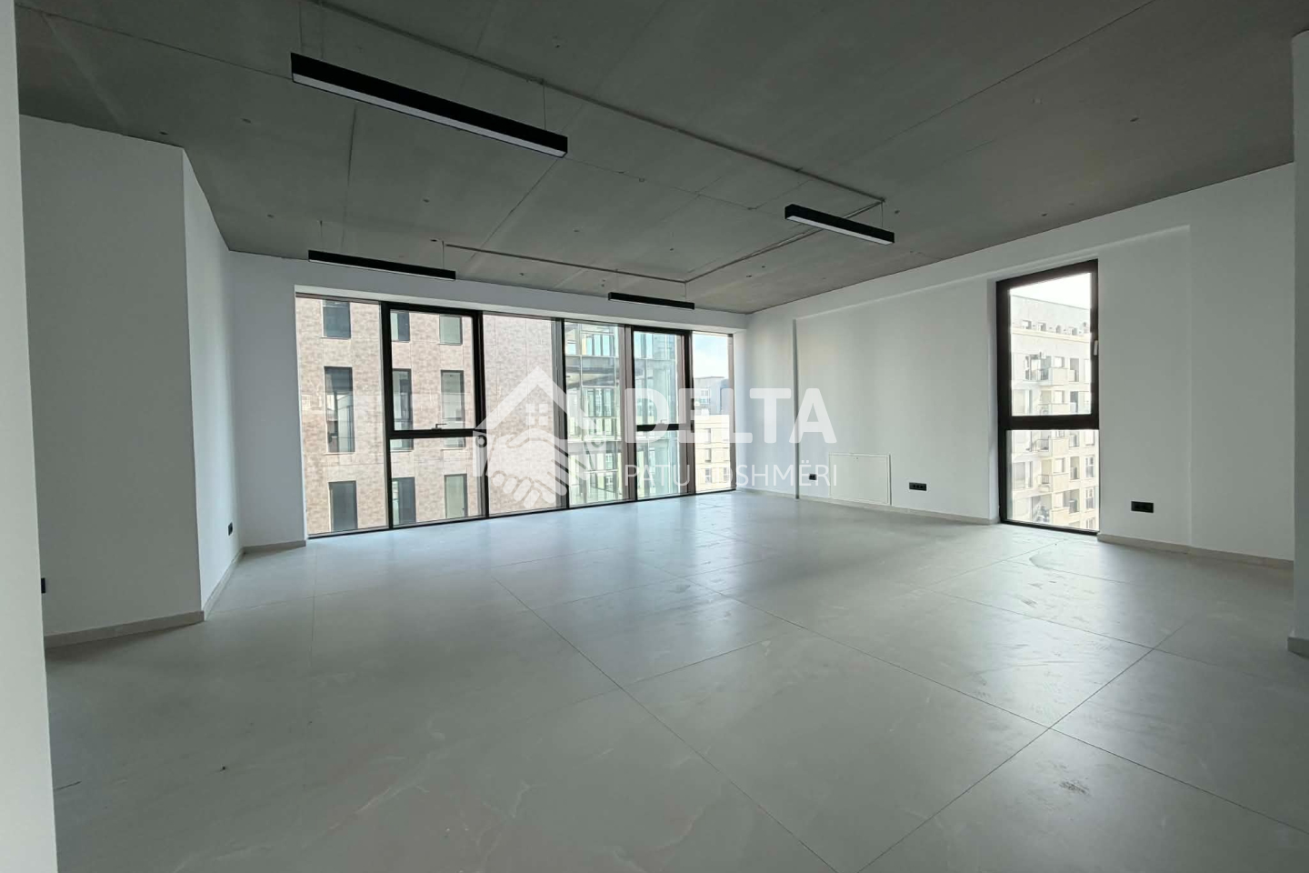 Büro zur miete in Mati 1