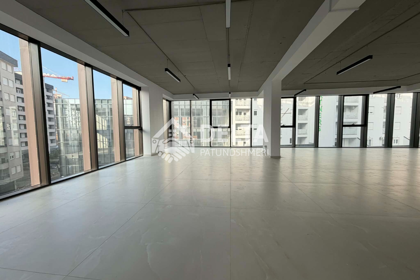 Büro zur miete in Mati 1