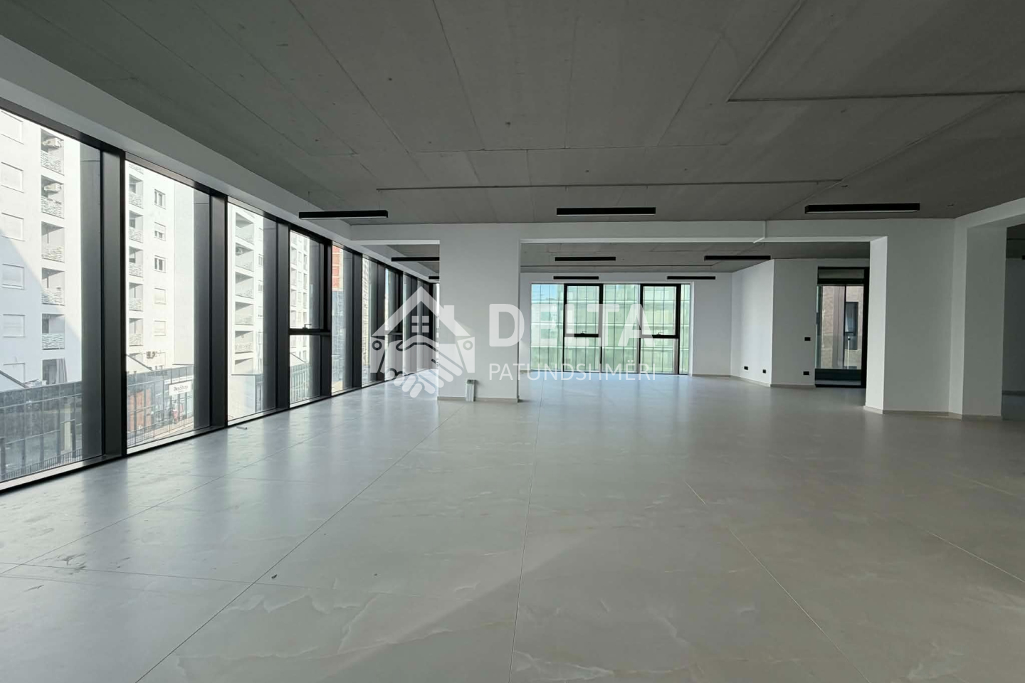 Büro zur miete in Mati 1