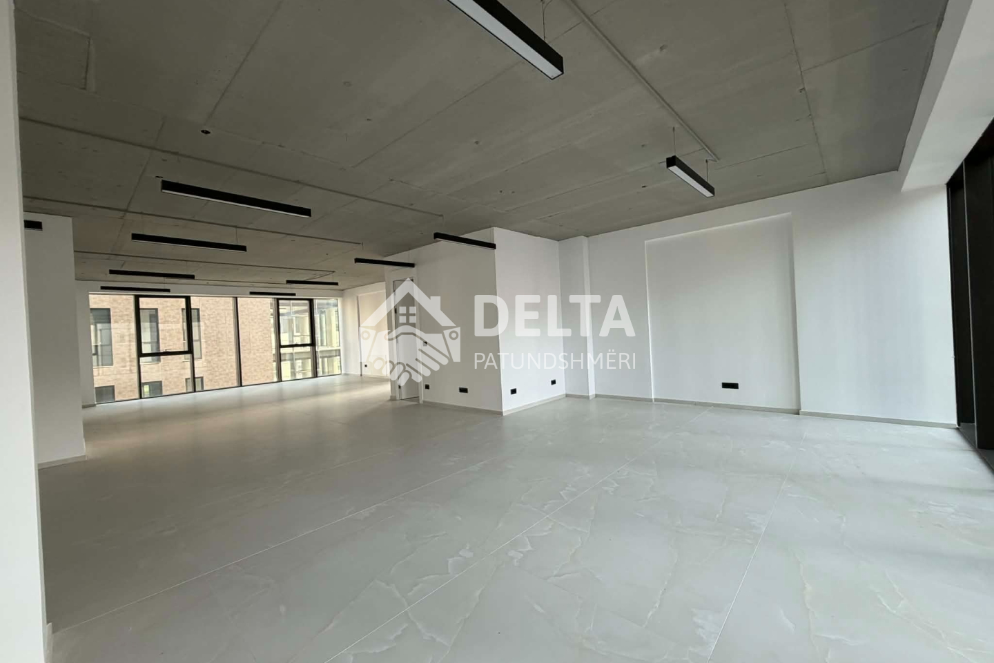 Büro zur miete in Mati 1