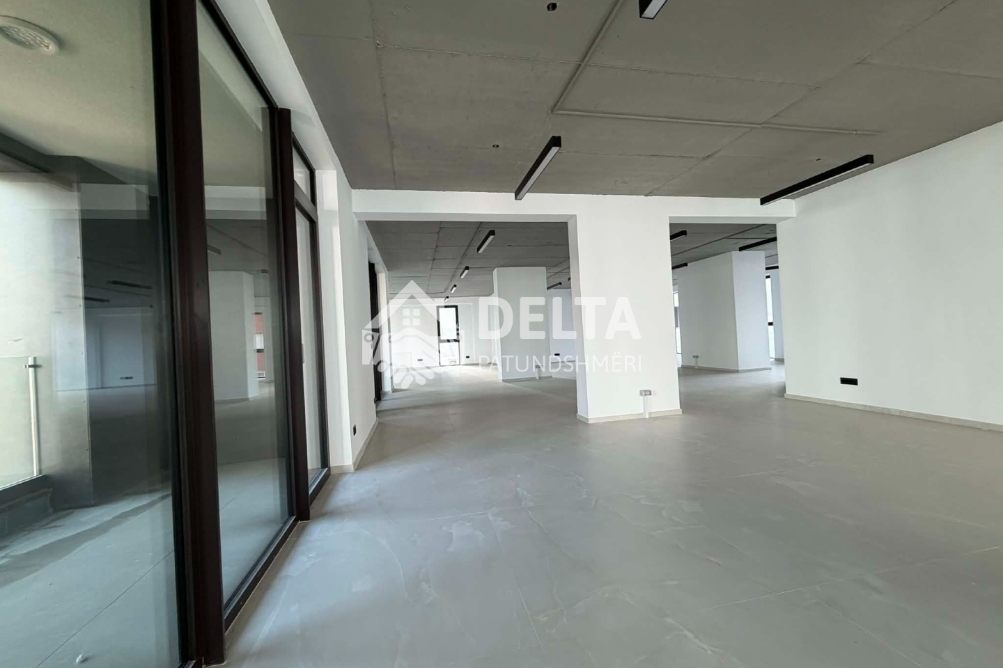 Büro zur miete in Mati 1