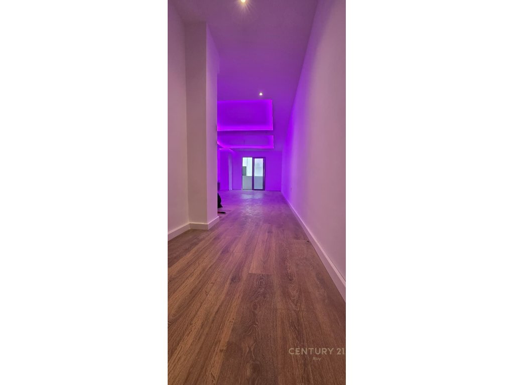 Shitet apartament 2+1 prane stacionit te trenit,durres!! (8)