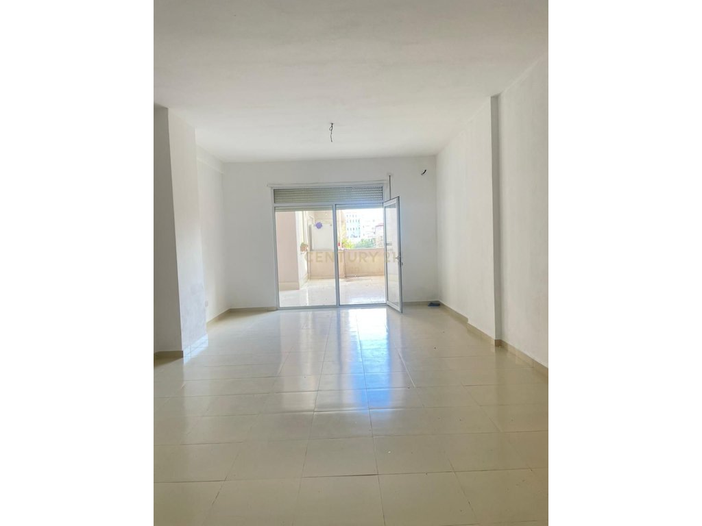Apartament 2+2 në shitje në ish-urt, Durrës - 133,000€ | 140 m²