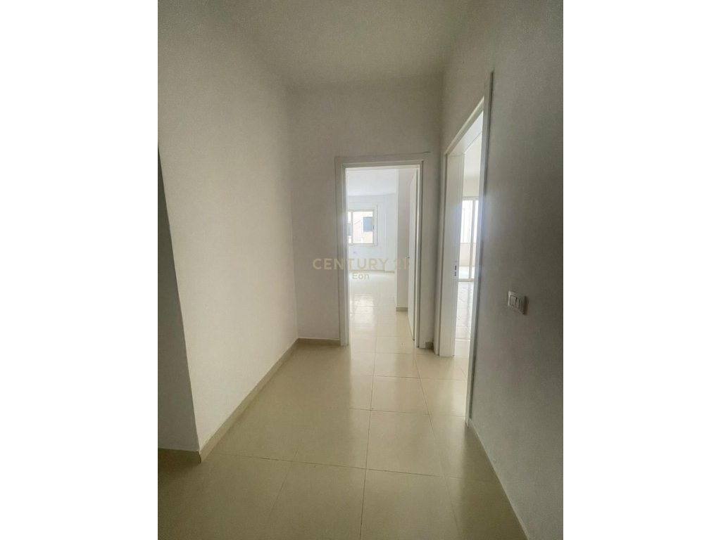 Apartament 2+2 në shitje në ish-urt, Durrës - 133,000€ | 140 m² (2)