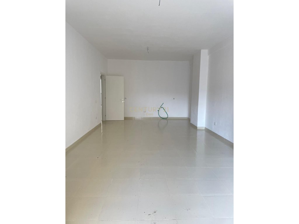 Apartament 2+2 në shitje në ish-urt, Durrës - 133,000€ | 140 m² (7)